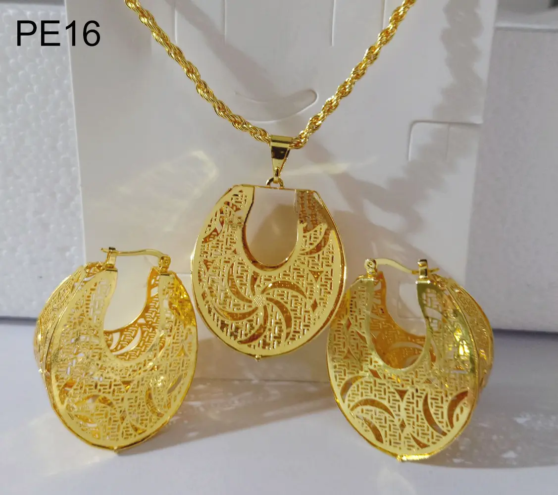 Nuovi disegni collana di fiori orecchini Set Dubai Color oro 2 pezzi Set di gioielli Perdant Costume africano gioielli regalo per la festa di nozze