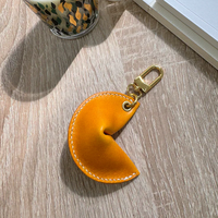 Porte-clés en cuir motif biscuit de la fortune, porte-clés en cuir PU, breloque porte-clés motif biscuit de la fortune, porte-clés porte-bonheur unique