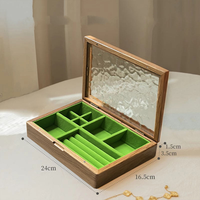 Boîte de rangement et de présentation de bijoux en bois rectangulaire personnalisée, sculptée à la main, polie, avec motif en relief, artisanat moderne pour bagues