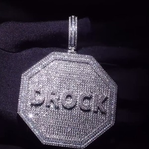 Pendentif octogonal en moissanite très demandé, bijoux de luxe personnalisés style hip-hop pour hommes, disponible au meilleur prix - Product Image 2
