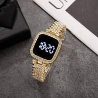 Montres pour femmes en gros, ensemble de diamants carrés, montres électroniques de luxe à écran tactile LED pour femmes