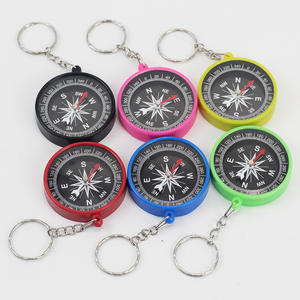 เข็มทิศขนาดเล็กพร้อมพวงกุญแจ เครื่องมือนำทางกลางแจ้งแบบพกพาสำหรับเด็กและการศึกษาการเดินป่า มีสีดำ น้ำเงิน แดง เขียว ชมพู - Product Image 1