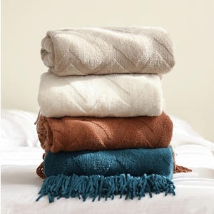 Giao Hàng Nhanh Chóng Tùy Chỉnh Thiết Kế Dệt Kim Jacquard Sóng Lớn Ném Chăn Cho Tua - Product Image 1