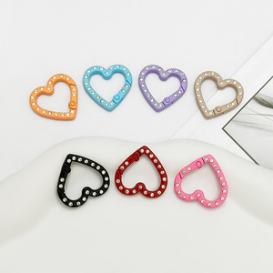 Llavero de aleación con cierre de resorte en forma de corazón y diamantes de imitación, accesorios de joyería DIY, hallazgos pintados en colores caramelo - Product Image 4