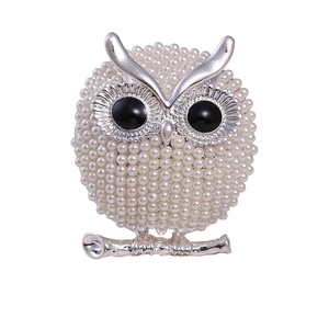 Broches de Moda con Diseño de Animales, Broches de Perlas con Forma de Búho, Broches de Cristal y Diamantes de Imitación para Mujer, Broche de Aleación Chapada para Ropa - Product Image 1