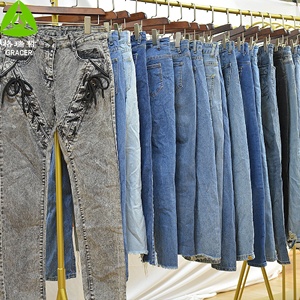Ballot de 100 kg de vêtements usagés du Mozambique en gros – Jeans usagés en balles, vêtements usagés mixtes - Product Image 4