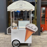 Camions de crème glacée alimentaire en gros Yicheng, chariot électrique de haute qualité avec congélateur pour la vente au détail d'aliments, hôtels, boulangeries