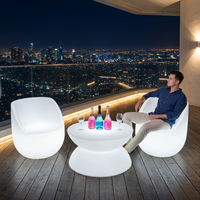 Lampe de sol LED décorative pour balcon et jardin, design contemporain, ambiance festive