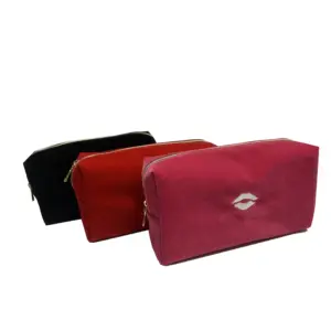 高品質のカスタムベルベットトラベルコスメティックバッグ、ファッショナブルな刺繍ロゴジッパーメイクアップバッグ、レターパターン