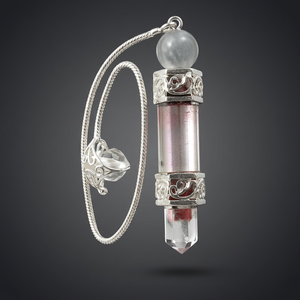 Compra un Péndulo de Cuarzo Cristalino de 3 Piezas con Cadena |   Péndulo de Cuarzo Cristalino de 3 Piezas con Cadena en Venta, Péndulo de Cuarzo Cristalino AI - Product Image 3