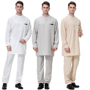 Ensemble 2 pièces pour hommes africains pour célébrations culturelles – Offre Spéciale : Ensemble de robes ethniques en polyester pour hommes, utilisable en toutes saisons - Product Image 1