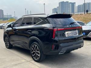 รถยนต์มือสองปี 2023 JAC SOL SiHao X8 Plus 1.5T Turbo DCT เบนซิน SUV พวงมาลัยซ้าย ภายในสีเข้ม ยาง R19 5 ประตู 6 ที่นั่ง เบาะหนัง - Product Image 3