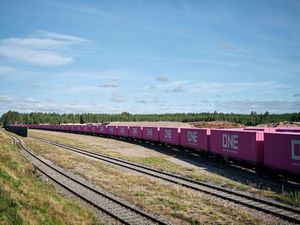 Services logistiques d'expédition ferroviaire agent maritime de la Chine vers l'Espagne transitaire ferroviaire Madrid Zaragoza Séville