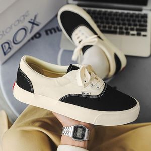 Zapatos cómodos y versátiles para hombre y mujer, ideales para caminar. Zapatos casuales modernos de suela blanda y estilo bajo. - Product Image 3