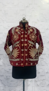 Nouvelle veste longue vintage en velours Suzani pour femme, élégante et décontractée, brodée à la main, manteau d'hiver confortable, cardigan, robe de plage - Product Image 6