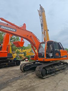 Excavatrice sur chenilles Doosan DX225LC-9C d'occasion de 22 tonnes avec pompe à engrenages à roulement PLC - Bon état, vente à prix réduit - Product Image 3
