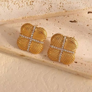 Pendientes de Botón Modernos QIKU, Chapados en Oro, Cuadrados, de Acero Inoxidable Oxidado, Joyería con Dije para Mujer, Regalo de Cumpleaños o Boda - Product Image 5