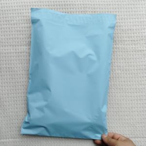 Enveloppe postale en polymère écologique de conception personnalisée Sac de courrier pour vêtements - Product Image 1