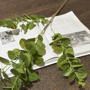 Piante Artificiali di Eucalipto a Cinque Bracci Stampate in 3D per Decorazioni Matrimoniali, Fiori in Seta per Interni di Hotel e Casa - Product Image 5