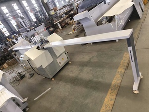 Machine à découper les colonnes en aluminium UPVC YBKE, moteur 12KW, 220V/380V, facile à utiliser pour la transformation des profilés de portes et de fenêtres en PVC - Product Image 5