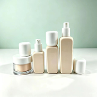 Bouteilles carrées en PET épaissi, emballages cosmétiques carrés en plastique vides pour huiles essentielles et recharges de sérums
