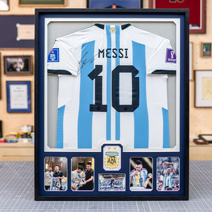 Cornice <span class=keywords><strong>Portafoto</strong></span> <span class=keywords><strong>in</strong></span> <span class=keywords><strong>Legno</strong></span> Massello di Alta Qualità, Fatta a Mano, Durevole ed Ecologica per Maglie NBA, con Supporto da Parete Personalizzabile per Arredamento Casa - Product Image 1