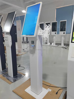 Kiosque tactile personnalisé en usine 21,5/27 pouces avec lecteur de codes-barres, fonctions de paiement en libre-service et de blanchisserie, technologie tactile capacitive, sur pied