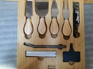 Juego de Tablas de Queso de Bambú Ecológicas, Bandeja de Charcutería de Lujo con Asa de Goma, Kit de Cubiertos, Apto para Lavavajillas, Popular para Bodas - Product Image 4