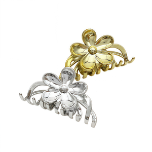 <span class=keywords><strong>Barrette</strong></span> à <span class=keywords><strong>cheveux</strong></span> crabe en métal doré au design personnalisé Accessoire de <span class=keywords><strong>cheveux</strong></span> <span class=keywords><strong>tendance</strong></span> pour les grandes fleurs pour les fêtes, style acrylique pour femmes et filles - Product Image 6