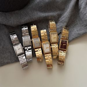 Nuevo Reloj de Pulsera de Acero Inoxidable con Movimiento de Cuarzo para Mujer - Product Image 2