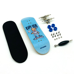<span class=keywords><strong>Guanchen</strong></span> diapasón 100*30mm tecnología personalizada 5 capas cubierta de madera de arce impermeable aleación de aluminio camión cuatro ruedas dedo monopatín - Product Image 3