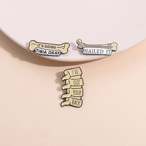 Jeu de mots médical son Tibia va bien épingles en émail drôle j'ai vos os du dos broches de <span class=keywords><strong>la</strong></span> colonne vertébrale insigne de revers bijoux cadeau pour un ami - Product Image 3