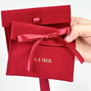 Pochette ou sac anti-poussière de luxe personnalisé en velours avec logo estampé or, recyclable pour bijoux, montres et pierres précieuses - Product Image 3