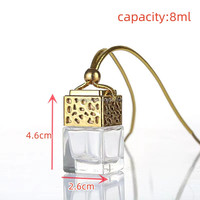 Diffuseurs vides suspendus en verre de bouteille de parfum d'accessoire de décoration de voiture de 8ml pour les huiles essentielles