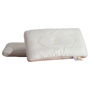 Oreiller en soie rectangulaire blanc, soutien thérapeutique pour la colonne cervicale, aide au sommeil, pour femmes adultes, emballage individuel - Product Image 1