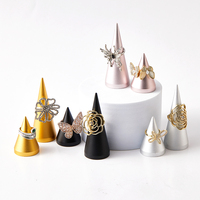 Présentoir de bijoux de bague de doigt en métal populaire de mariage de luxe