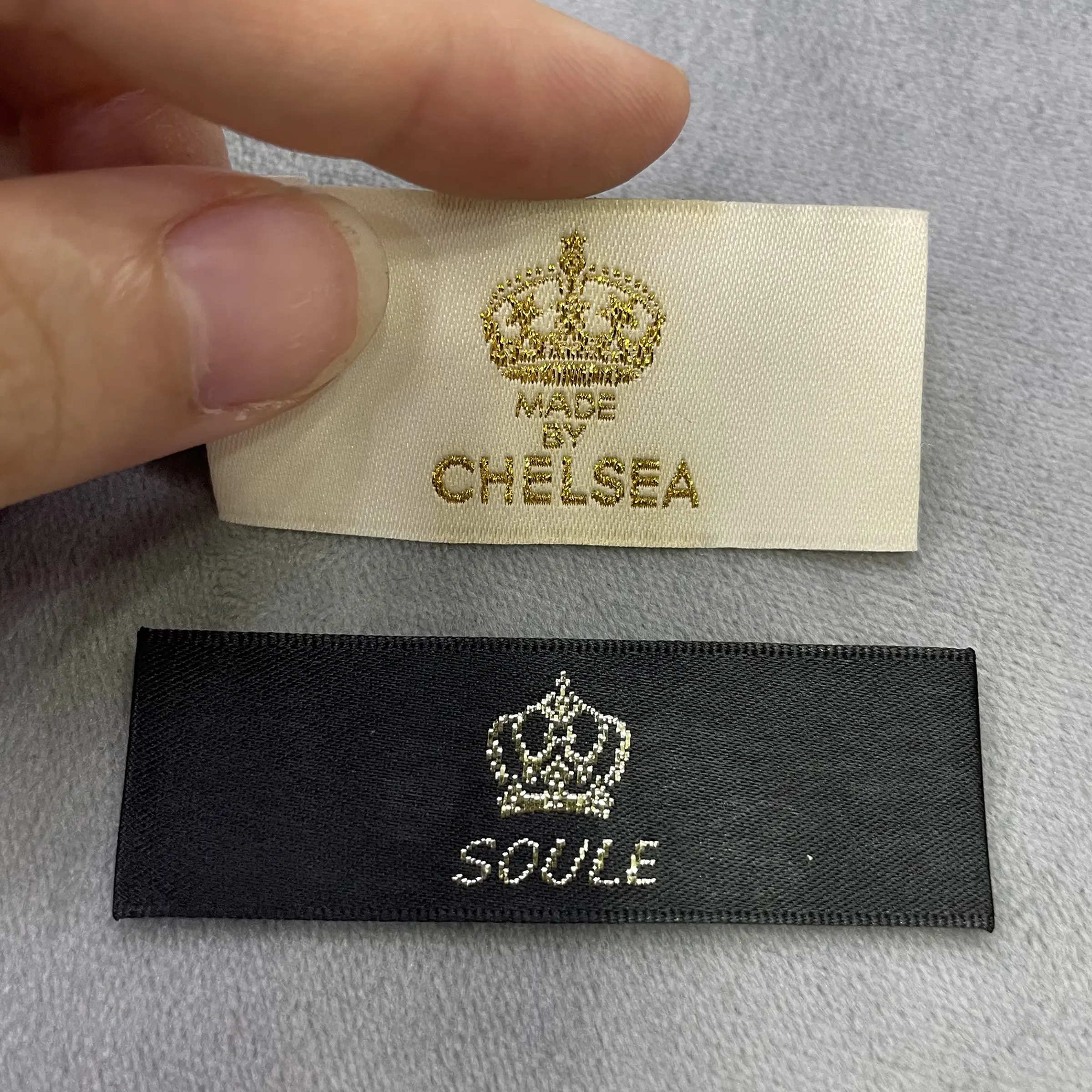 Étiquettes d'ourlet tissées à la Machine, en sergé de Polyester doré Damask 3d en relief pour vêtement