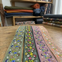 Ruban décoratif en dentelle brodée à fleurs et sequins, fait main, pour vêtements, sacs, textiles de maison et artisanat