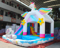 Gonflables mignons et populaires parmi les enfants Combo gonflable avec piscine de parc à thème de maison de rebond de toboggans aquatiques