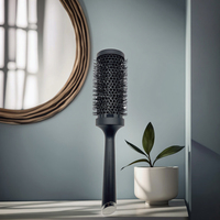 Brosse à cheveux en métal pour le séchage, le volume et la brillance, légère, imperméable, pour le lissage, avec manche en plastique noir