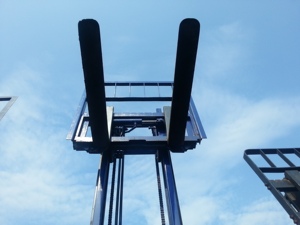 Chariot élévateur KOMATSU FD30/FD80 de seconde main, chariot de 3 tonnes, pas cher, en vente en singapour, - Product Image 4