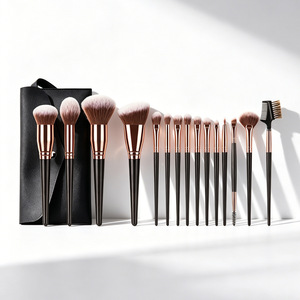 Set de 15 <span class=keywords><strong>Brochas</strong></span> de Maquillaje Magnum de Fibra Sintética con Mango de Plástico en Oro Champán y Oro Negro - Categoría Cruzada - Product Image 1