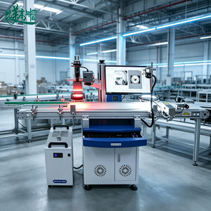 Machine de marquage laser entièrement automatique pour boîtes de bonbons, avec inspection et rejet, pour emballages en fer de chocolat, avec marquage du code de traçabilité - Product Image 1