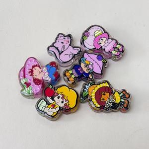 Perles acryliques en vrac à double face imprimées, motif personnage <span class=keywords><strong>de</strong></span> l'anime Strawberry Shortcake, pour stylos, sangles <span class=keywords><strong>de</strong></span> téléphone, et porte-badges DIY - Vente en gros - Product Image 4