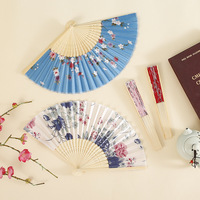Éventail pliant miniature japonais et chinois en bambou peint, portable léger pour l'été, en tissu simple face, pour la danse, personnalisé pour le Nouvel An, classique