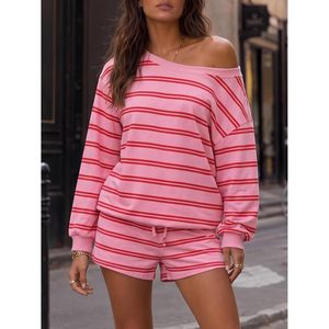 Ensemble de détente rayé à manches longues pour femme, avec haut épaules dénudées et short oversize à cordon de serrage, tenue décontractée d'été pour la nuit - Product Image 2