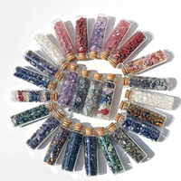 Bouteille à Vœux en Cristal Naturel de 7 cm avec Pierres de Guérison et Éclats de Cristal – Vente en Gros