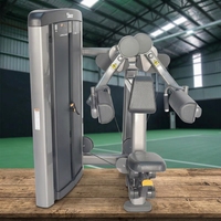 Machine à exercices pectoraux et du deltoid arrière ROSEN Fitness pour la musculation des pectoraux et des épaules en salle de sport commerciale
