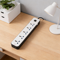 Prise de voyage universelle avec 3 ports USB-A, 1 port USB-C, 3/4 prises, matériau ABS, 110-250V, IP11, 10A, câble de 3m, utilisation en extérieur US/UK/AU