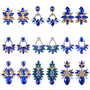 Boucles d'oreilles pendantes pour femme, style rétro exagéré, bleu royal, cristal, boucles d'oreilles de mariée - Product Image 1